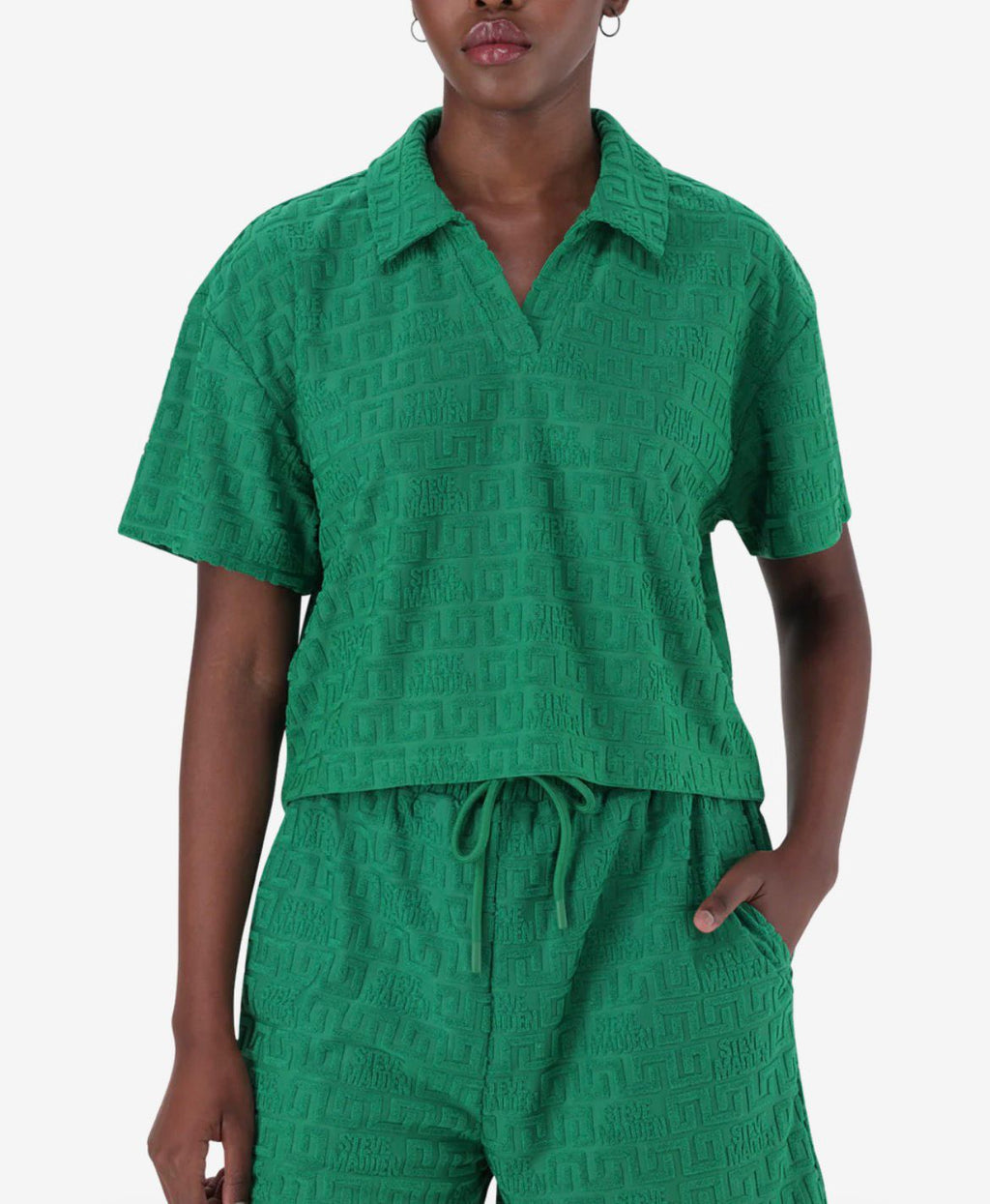 TEESA EMERALD EMBOSSED LOGO WITH COLLAR